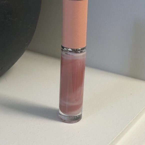 BNIB Givenchy Rose Perfecto Liquid Balm 210 Pink Nude - Picture 4 of 5